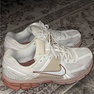 Nike Women's Vomero 5